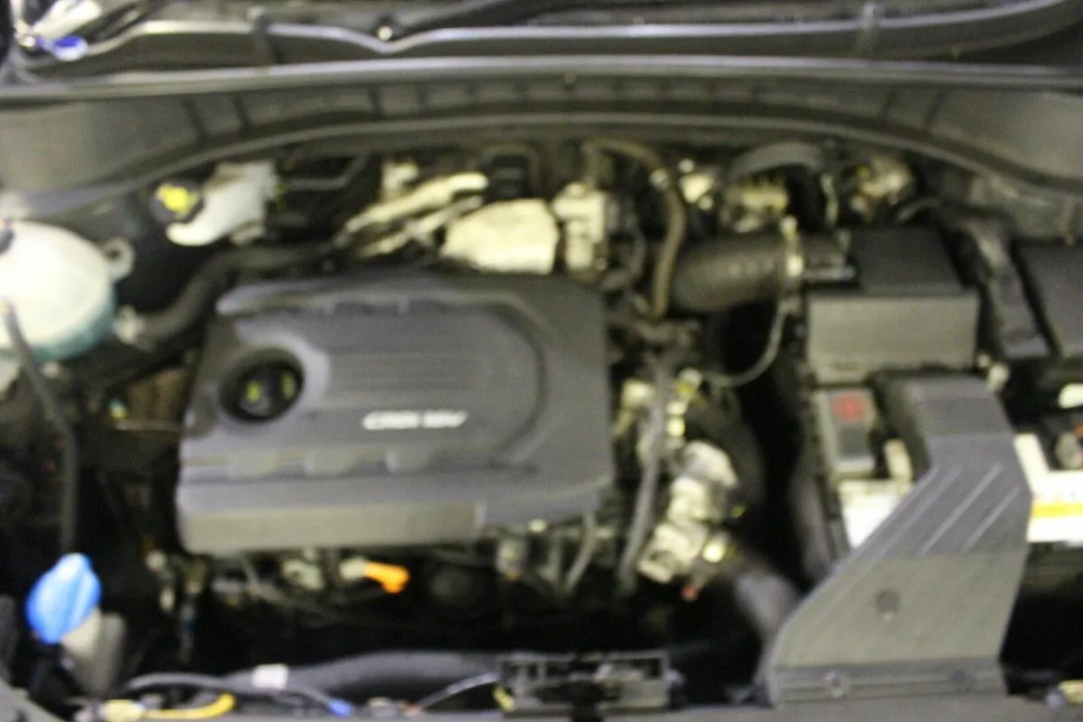 Hyundai Tucson 1.7 D Executive - Image 4