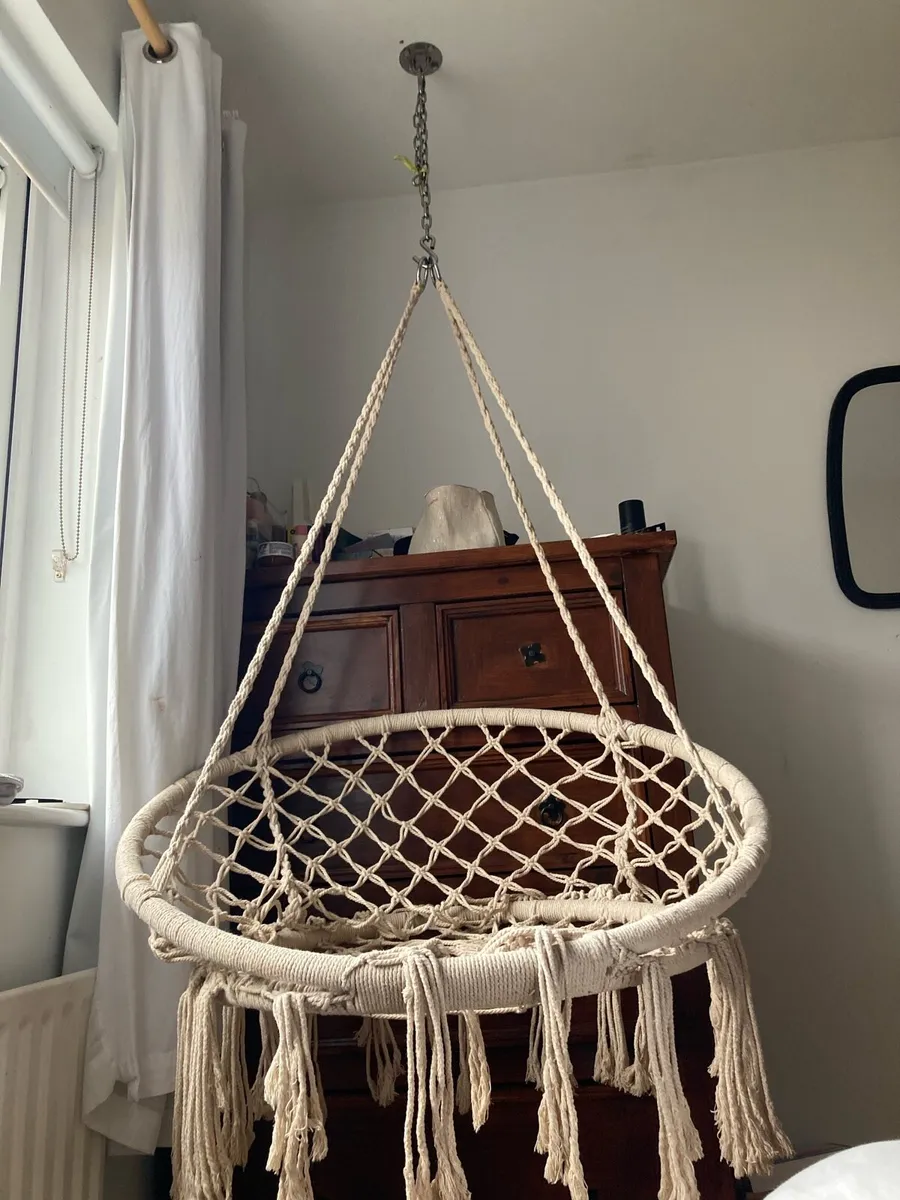 Bedroom swing - Image 1