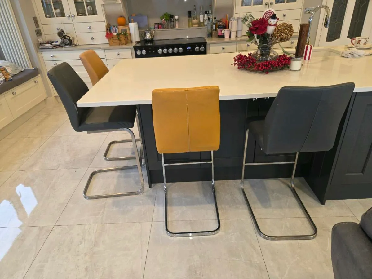 4 x counter stools - Image 1