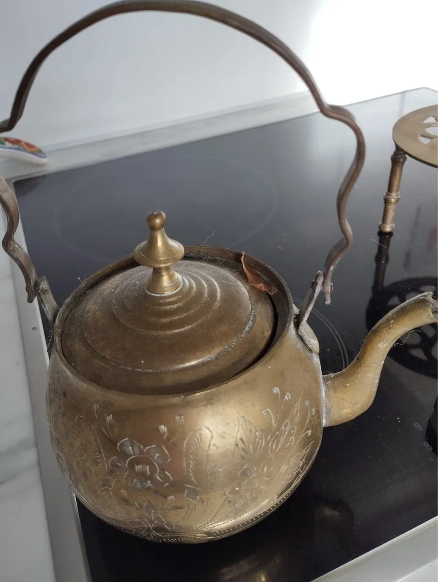 antique brass teapot - Image 3