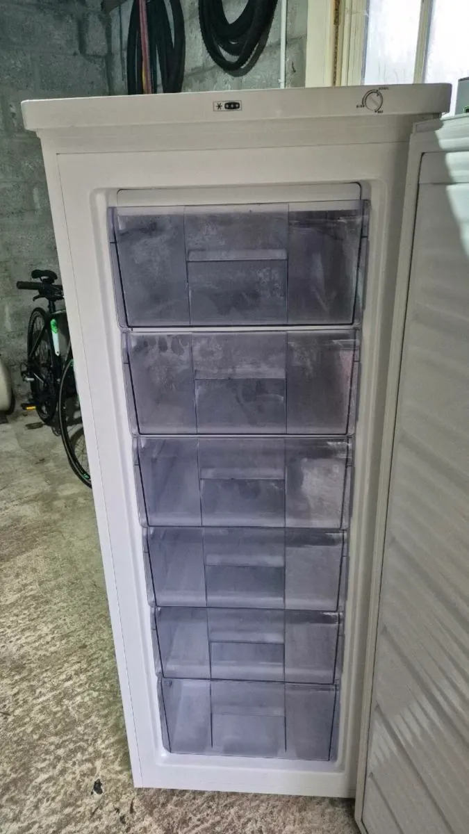 Whirlpool 6 compartment freezer - Image 3