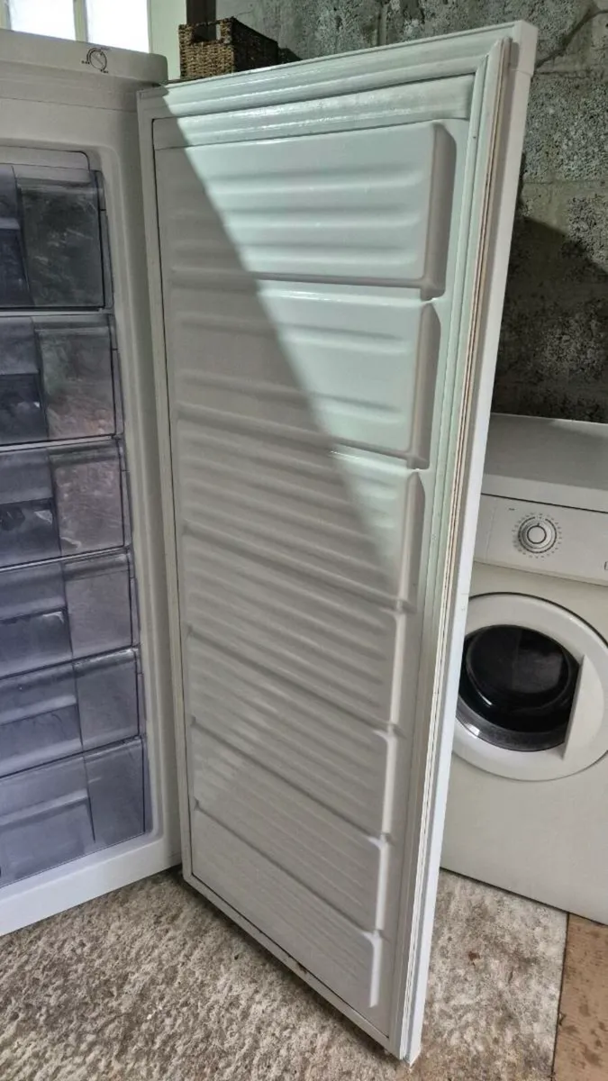 Whirlpool 6 compartment freezer - Image 4