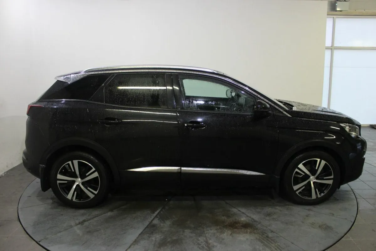 Peugeot 3008 ALLURE 1.5 BLUE HDI - Image 3