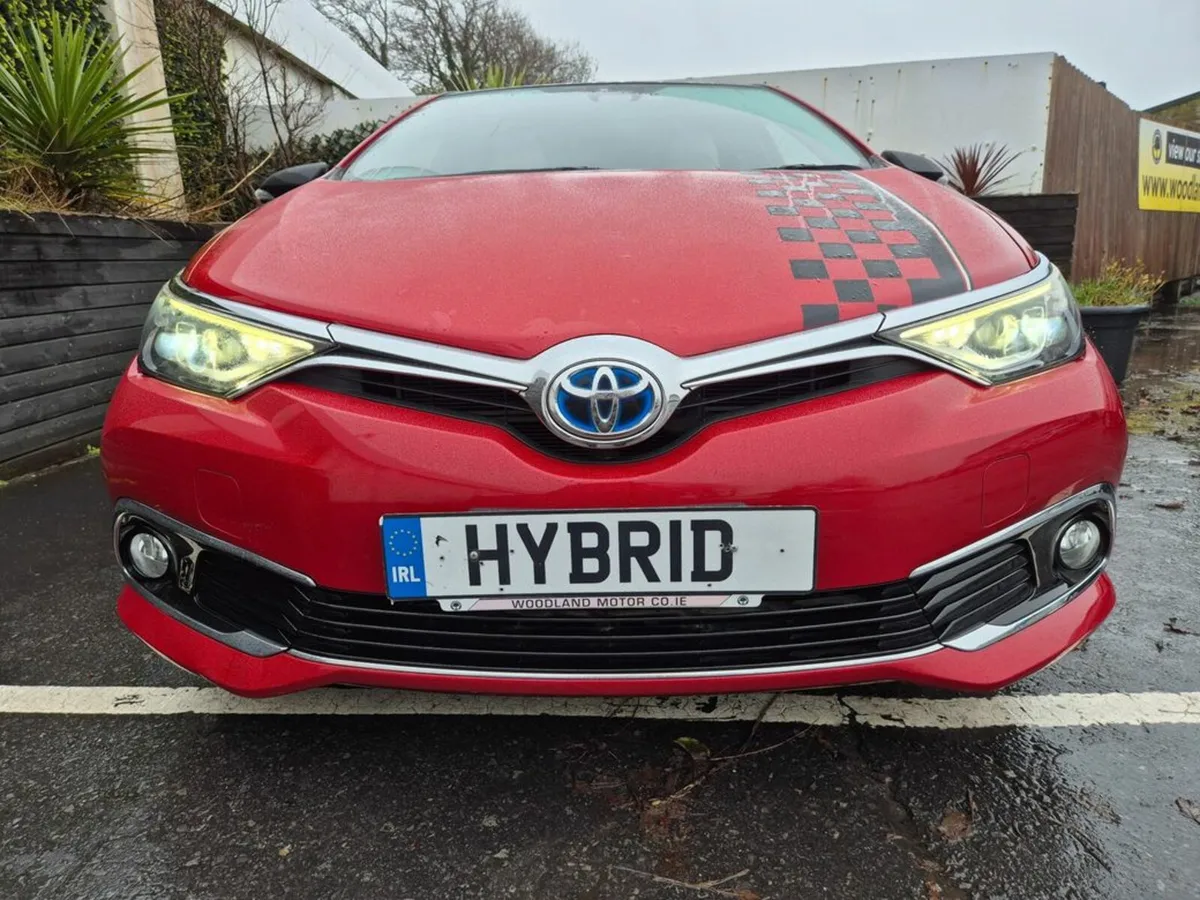 Toyota Auris 1.8 HYBRID / BRICK LANE G-PACK SOL / - Image 4