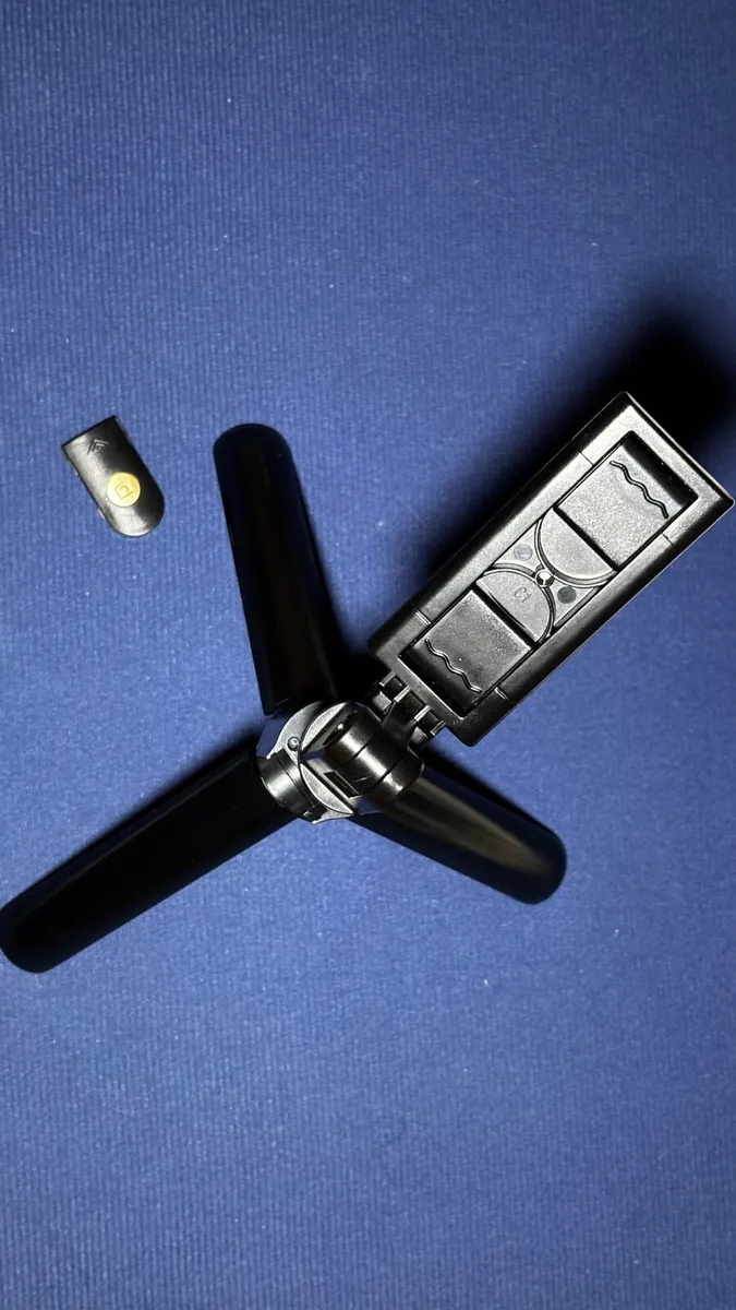Selfie Stick Tripod with wireless remote - Image 3