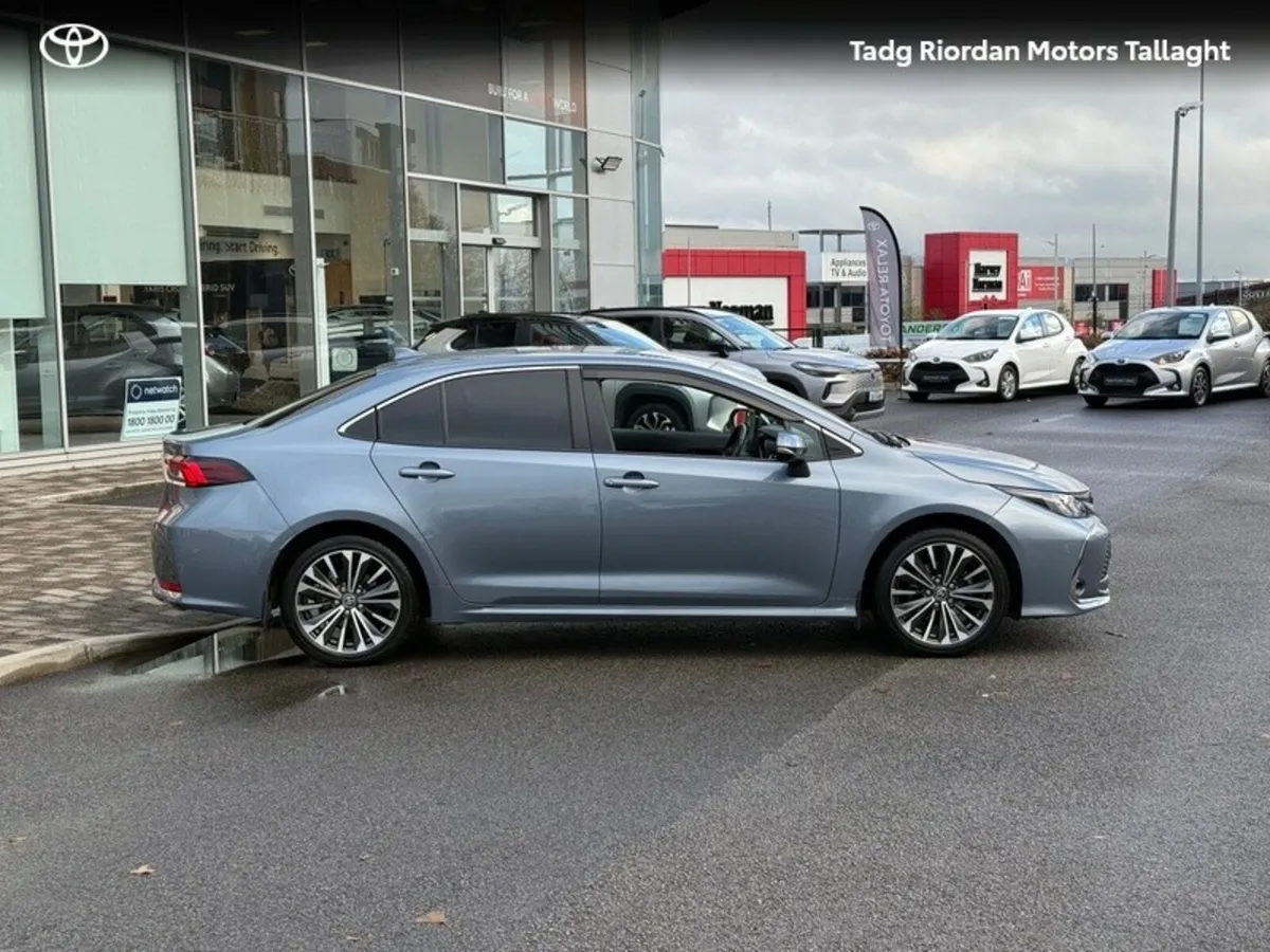 Toyota Corolla COROLLA LUNA SPORT SALOON - Image 3
