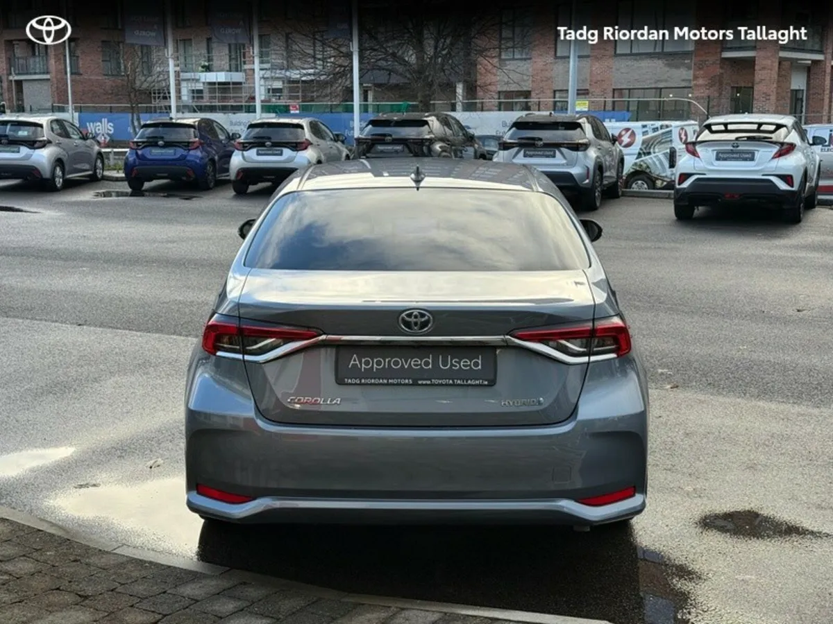Toyota Corolla COROLLA LUNA SPORT SALOON - Image 4