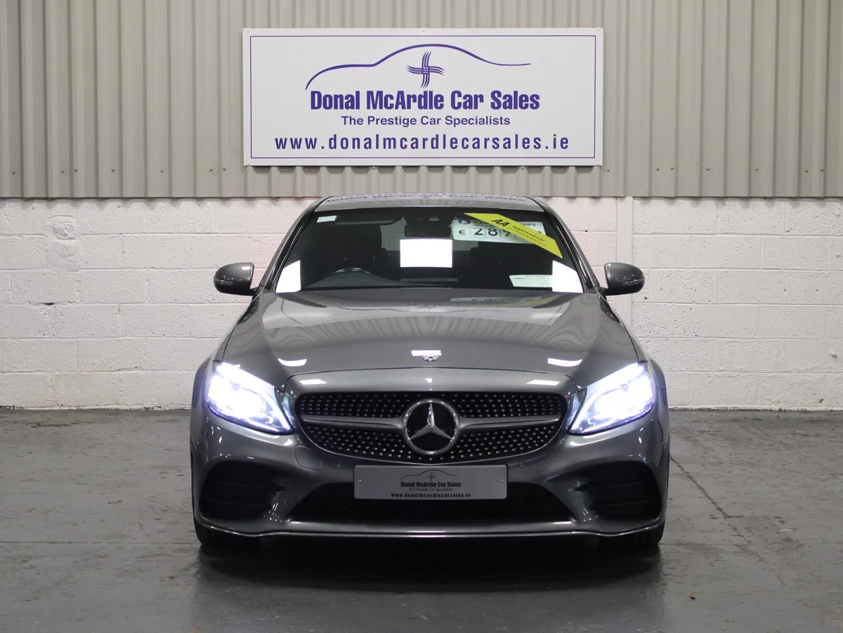 Mercedes-Benz 300 2021 - Image 2