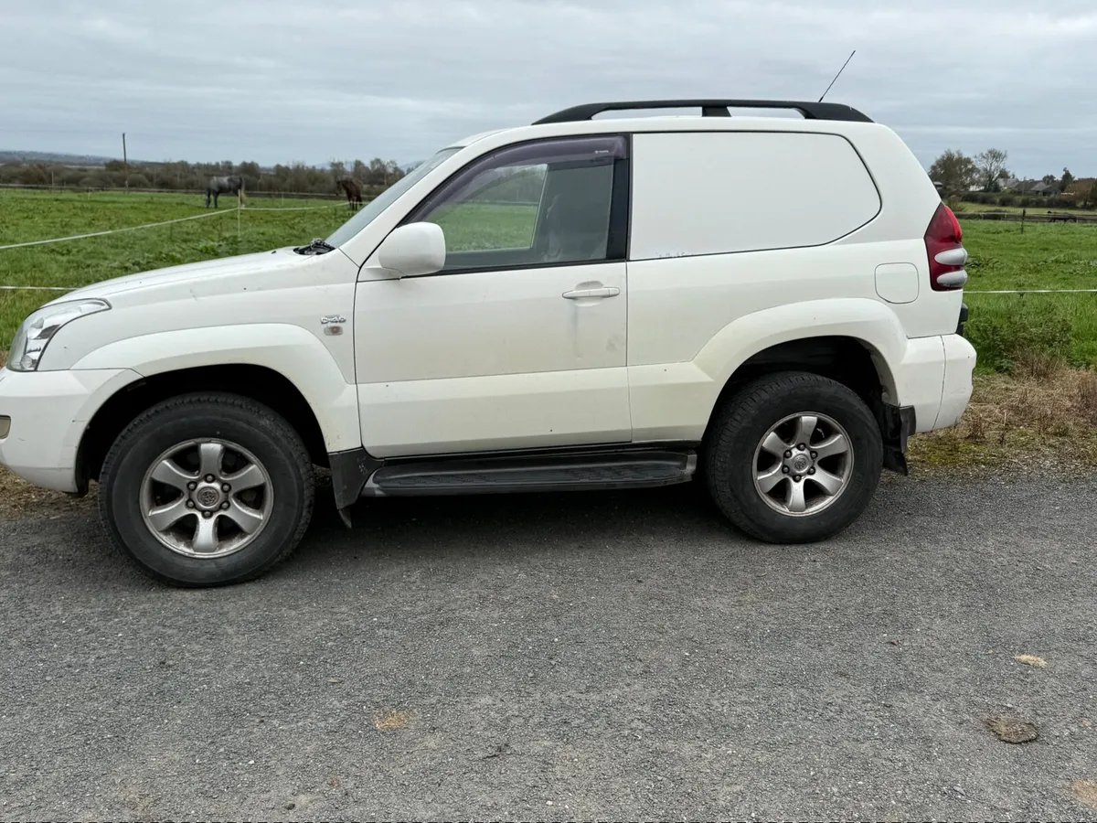 Toyota Land Cruiser 2005 - Image 3