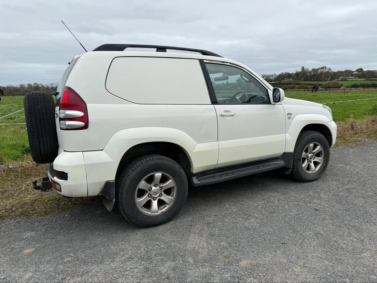 Toyota Land Cruiser 2005 - Image 4