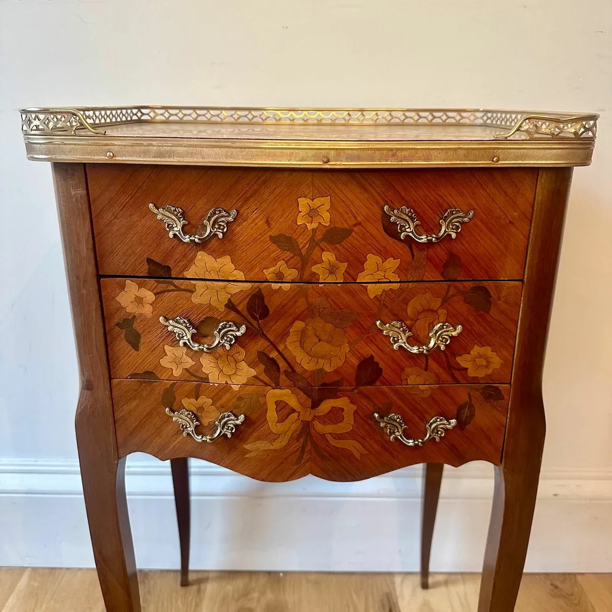 Pair of Louis XV Style Bedside Lockers - Image 4