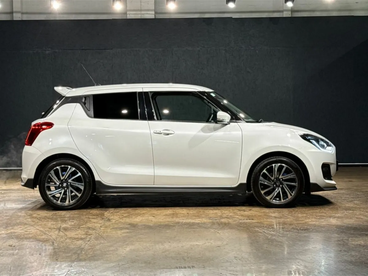 Suzuki Swift HYBRID 1.2L AUTOMATIC - DIAMOND CUT A - Image 3
