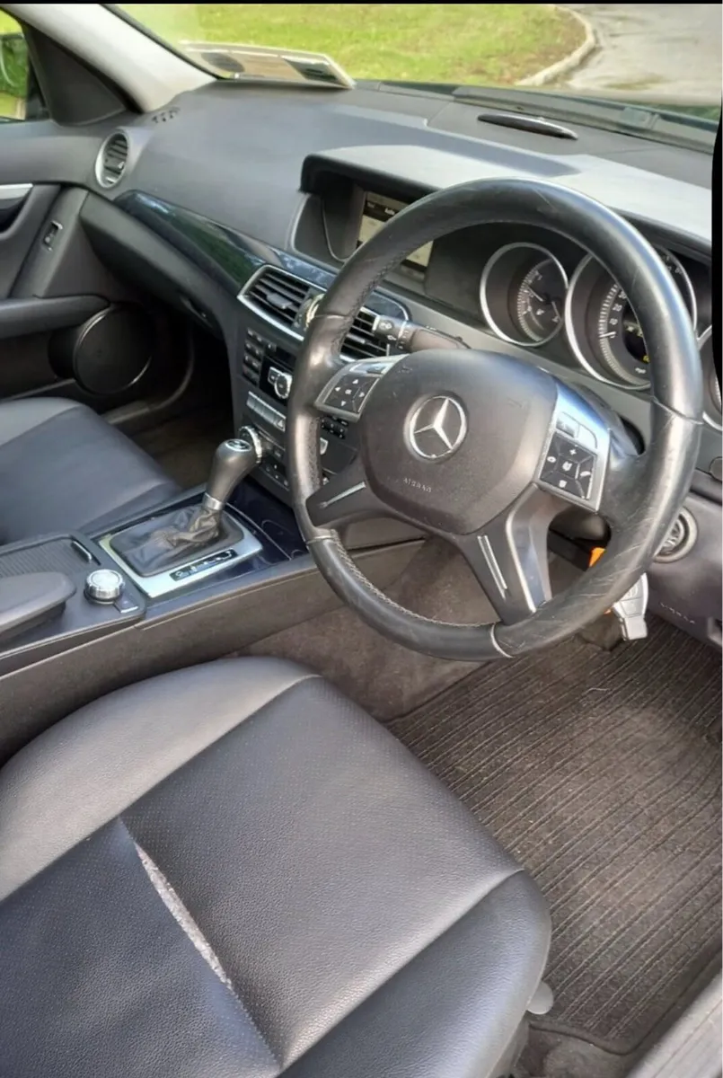 Mercedes C220D Auto - Image 3
