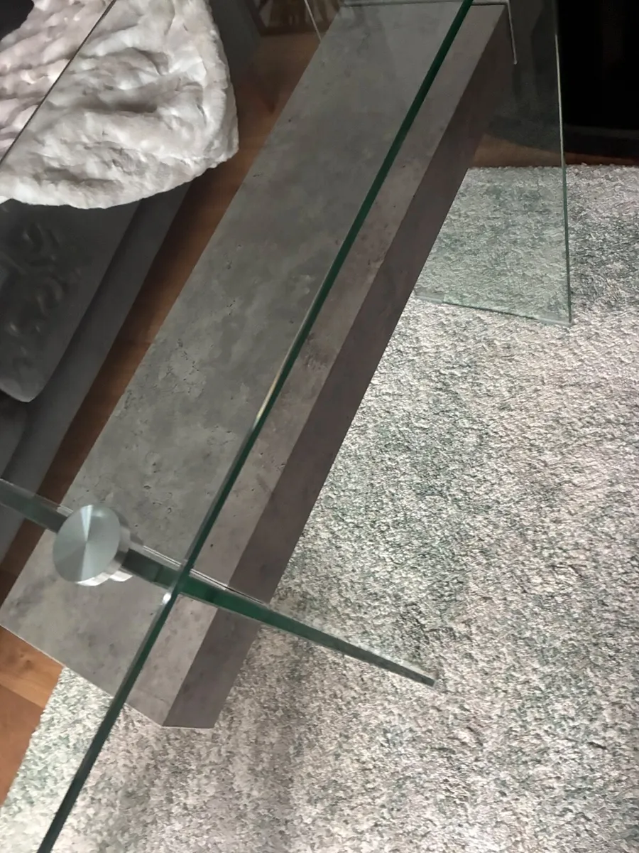 Console table - Image 1