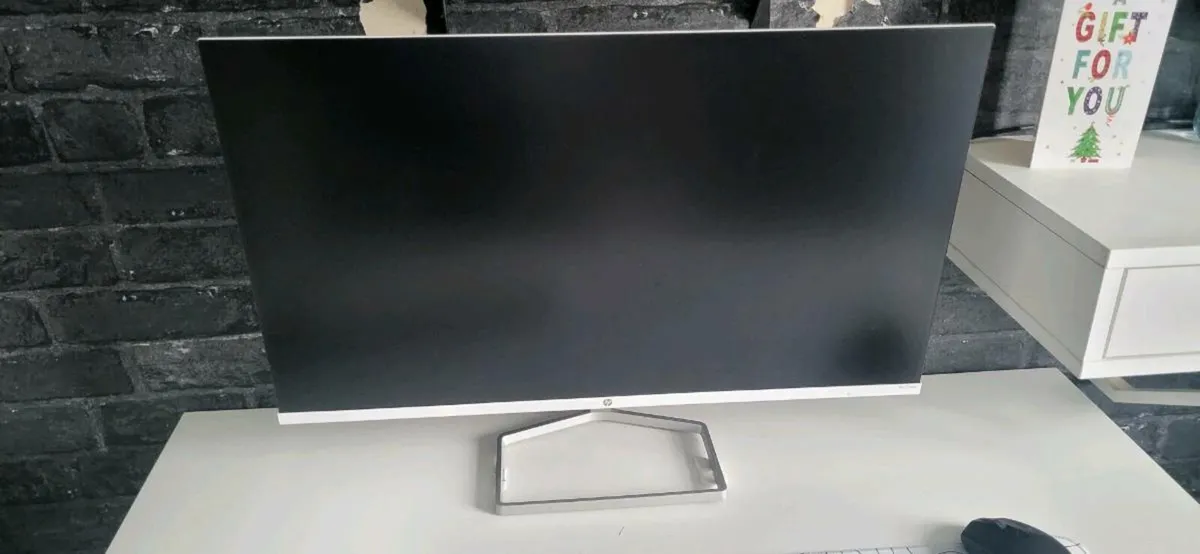 27" HP gaming monitor - Image 1