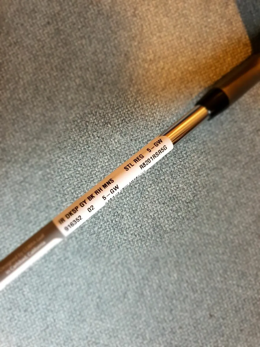 **NEW** Cobra golf clubs/irons 5-PW Left or Right - Image 4