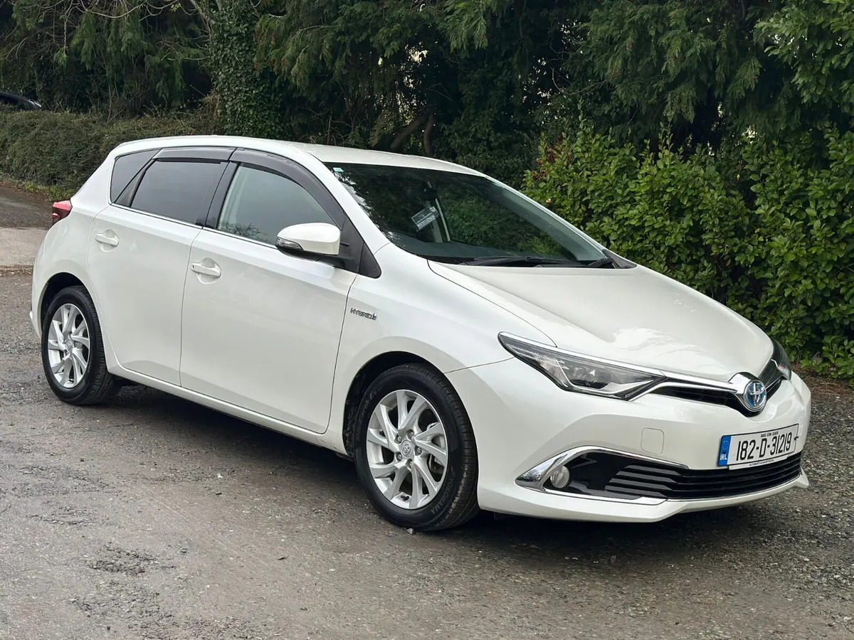 TOYOTA AURIS 2018 1.8 HYBRID 35K MILES PRISTINE - Image 3