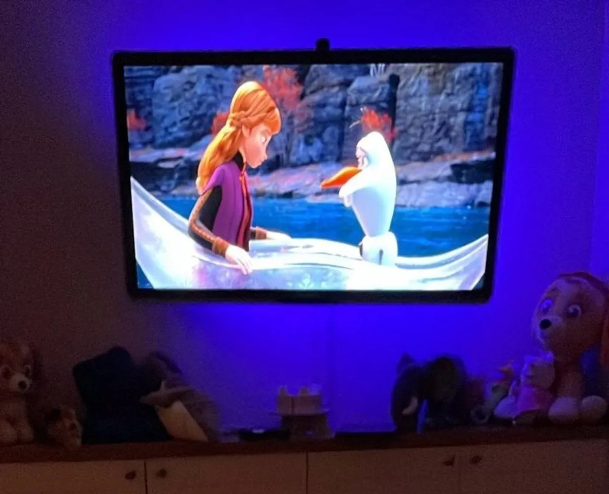 Philips 42" Ambilight - Image 3