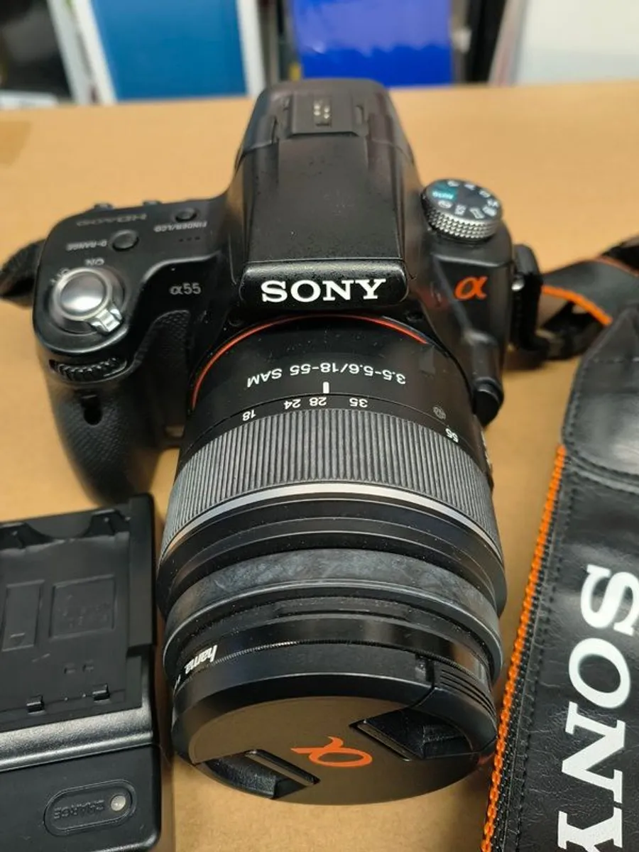 Sony Slt-a55v Dslr Camera 16.2mp W/ Dt 18-55mm Sam Lens - Image 3