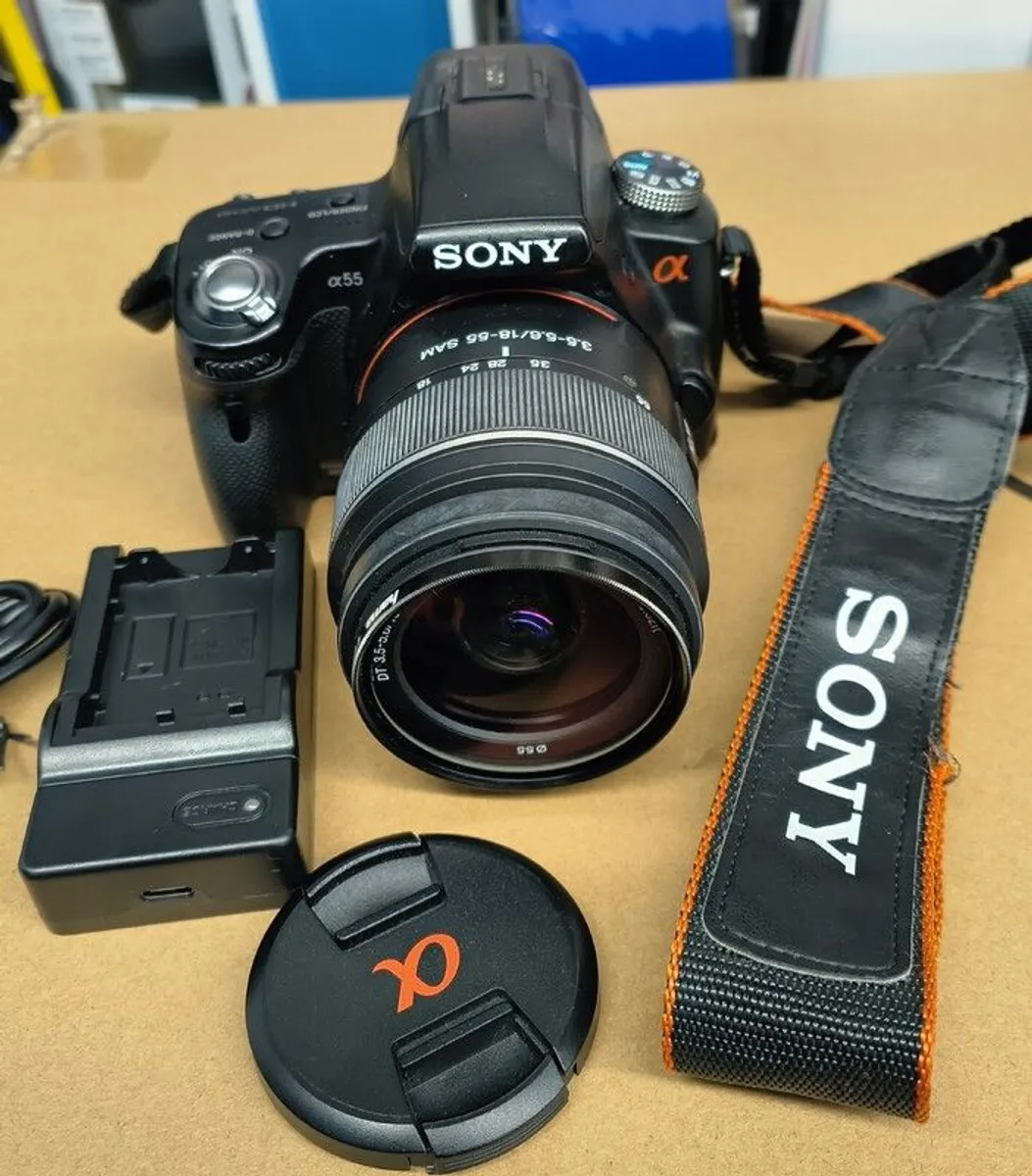 Sony Slt-a55v Dslr Camera 16.2mp W/ Dt 18-55mm Sam Lens - Image 4