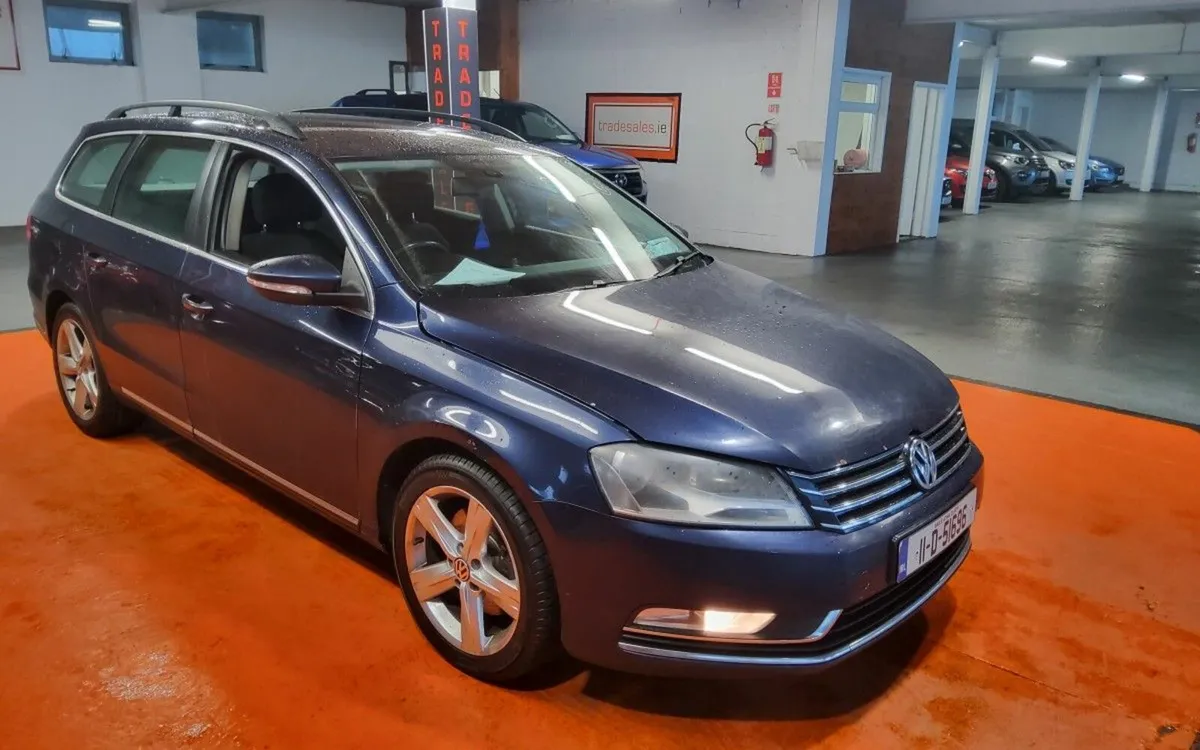 Volkswagen Passat 1.6 TDI TRENDLINE BLUEMOTION TEC - Image 1