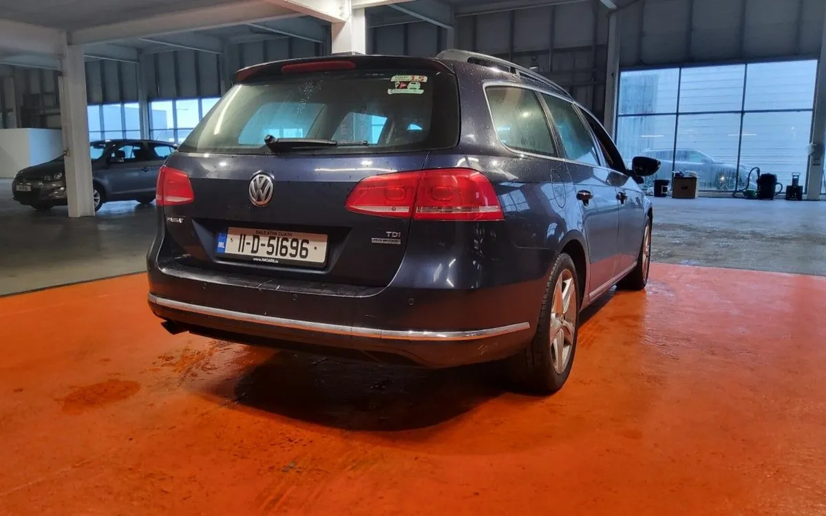 Volkswagen Passat 1.6 TDI TRENDLINE BLUEMOTION TEC - Image 3