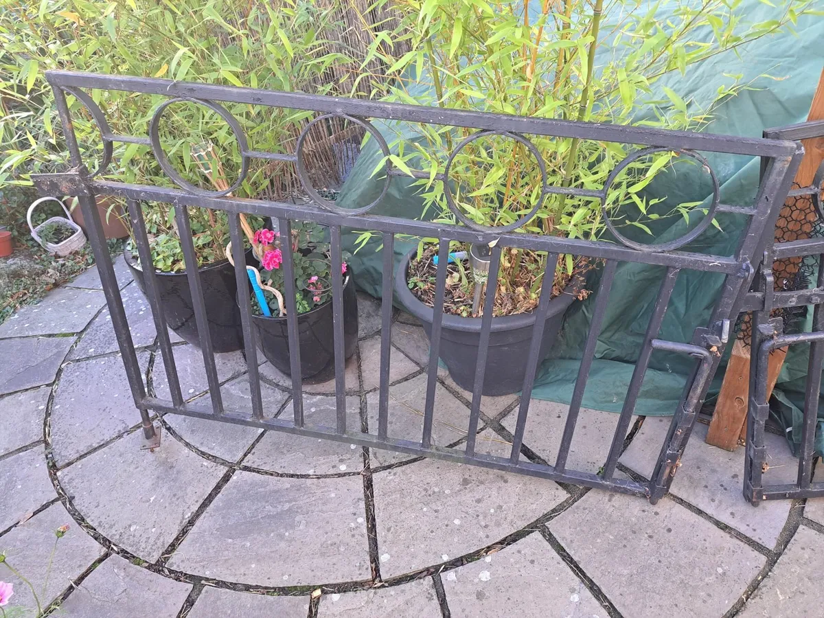 Metal gates - Image 2