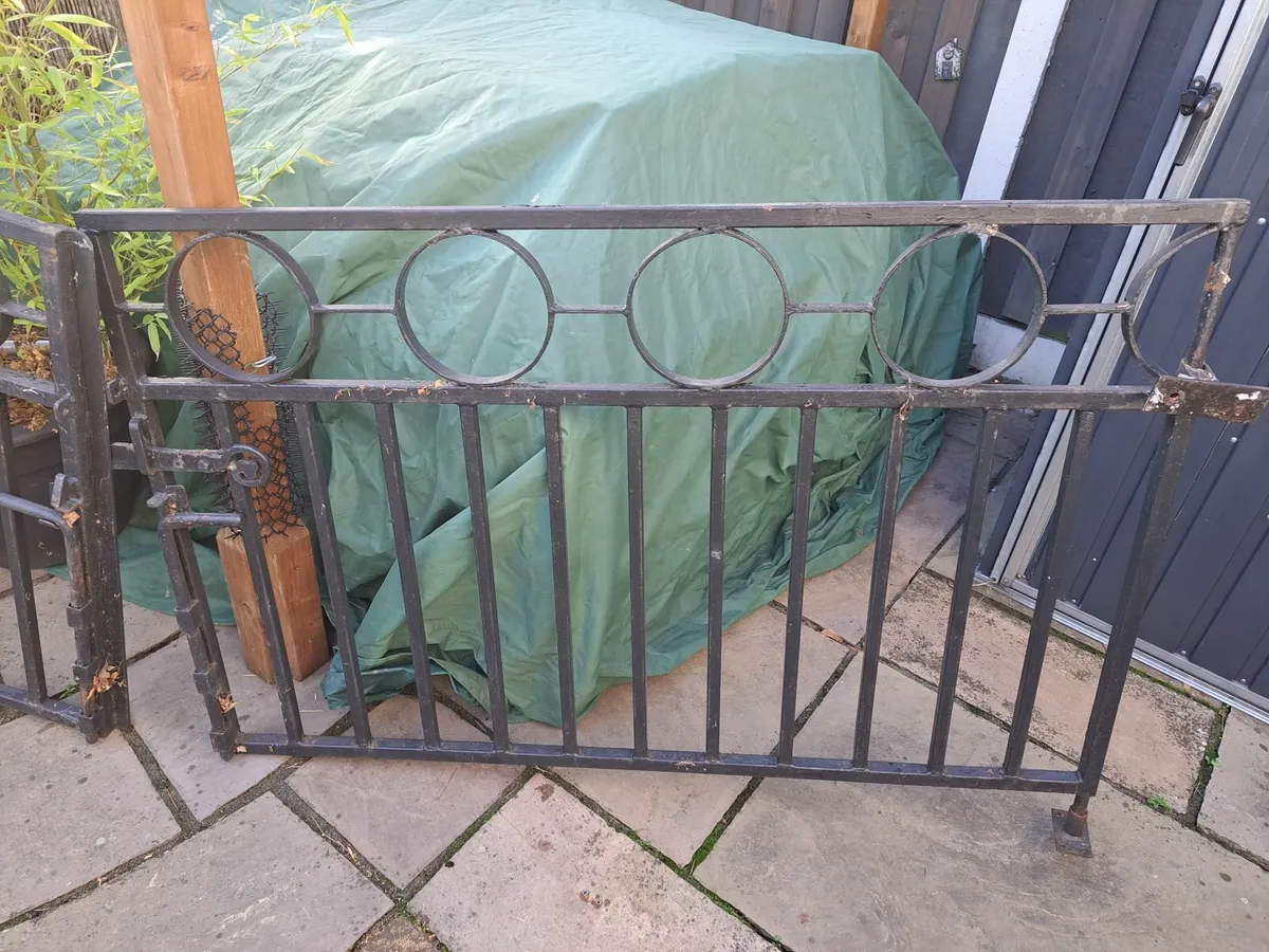 Metal gates - Image 3