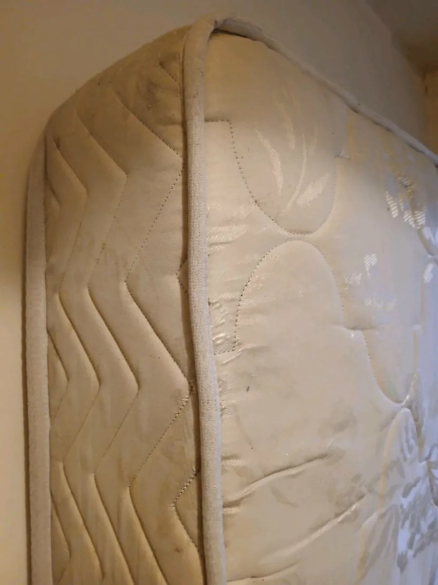DOUBLE BED MATRESS 4' 6" - Image 1