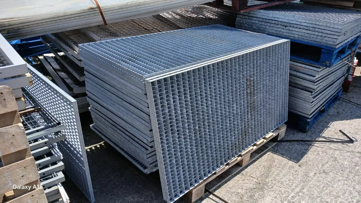 Galvanised Steel Walkway Flow Forge Grate Panels - Image 1