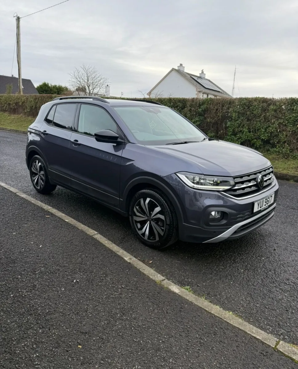 2023 Volkswagen T-Cross Black edition - Image 3