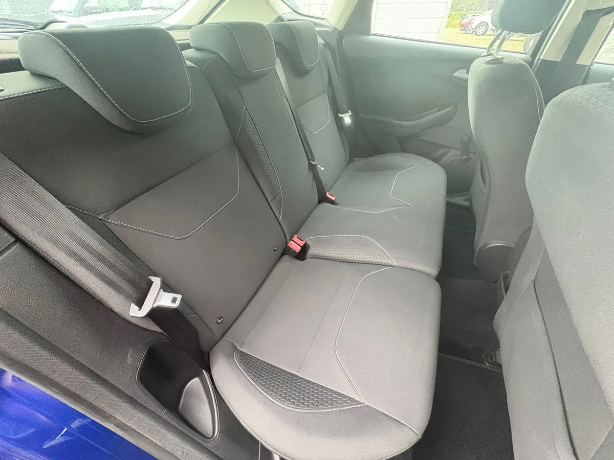 2016 Ford Focus 1.5 TDCI ZETEC - Image 4