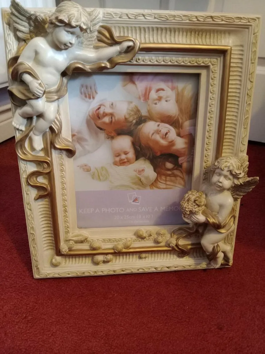 Large porcelain photo frame - Image 1