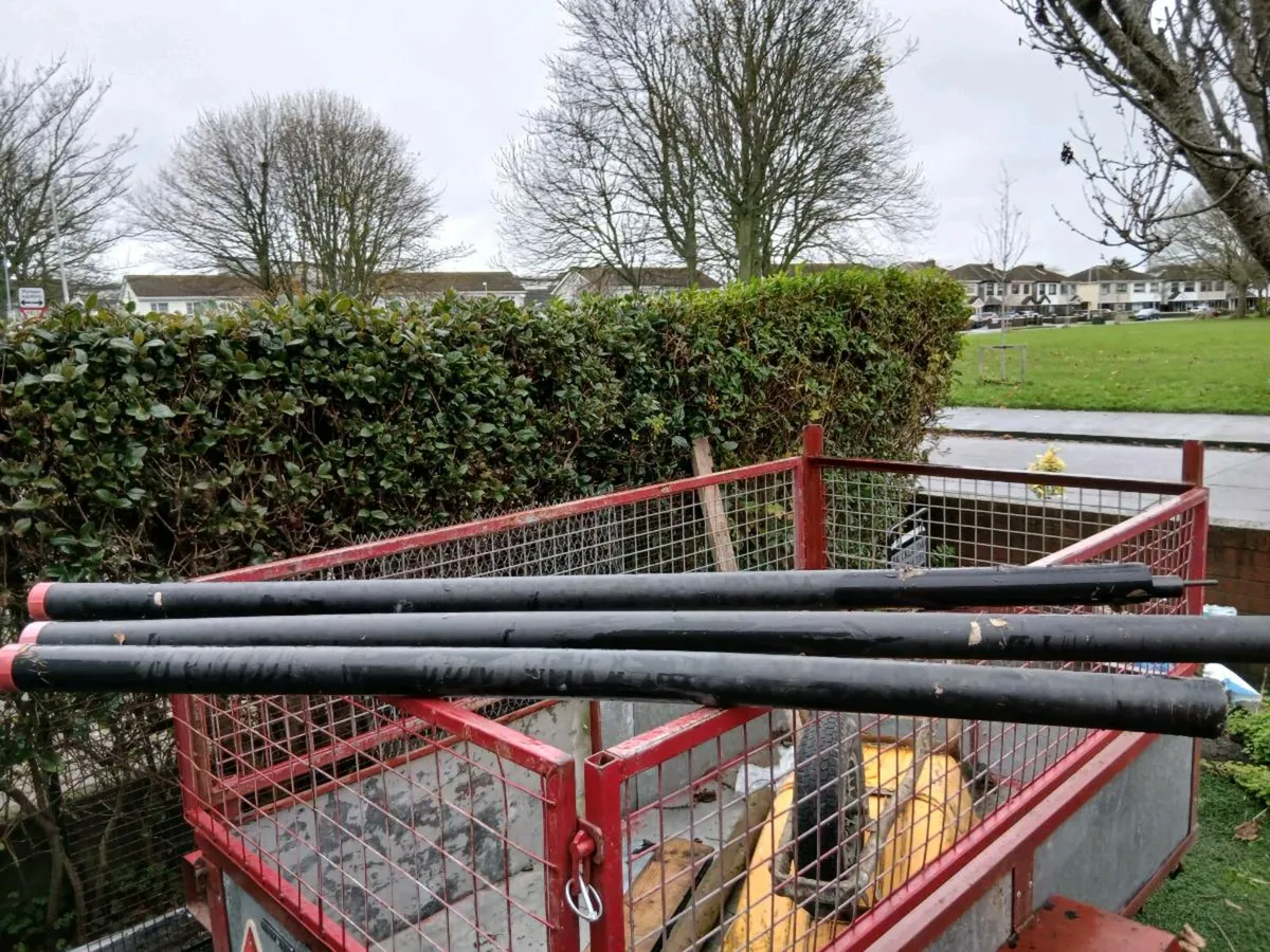 Carp fishing equipment - Image 1