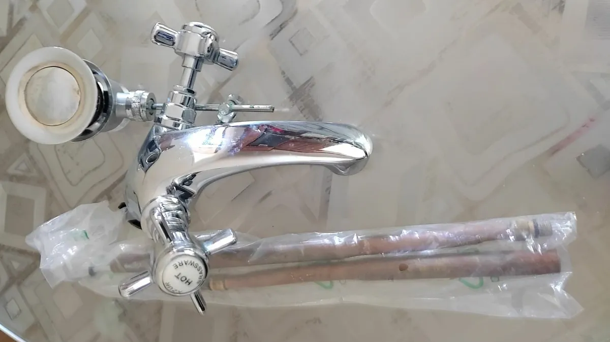 Bathroom Accessories and Fittings - Image 2