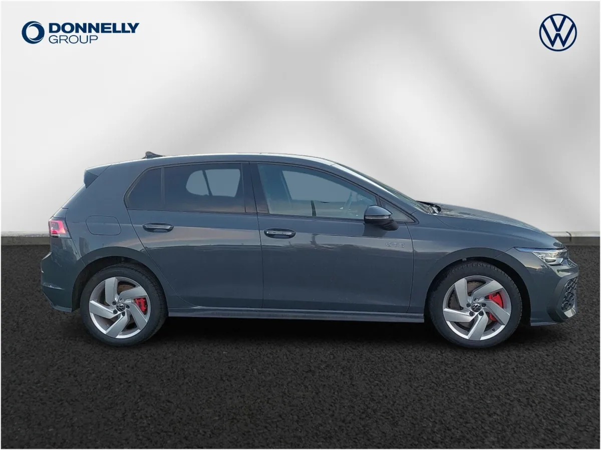 Volkswagen Golf Hatchback GTE - Image 4