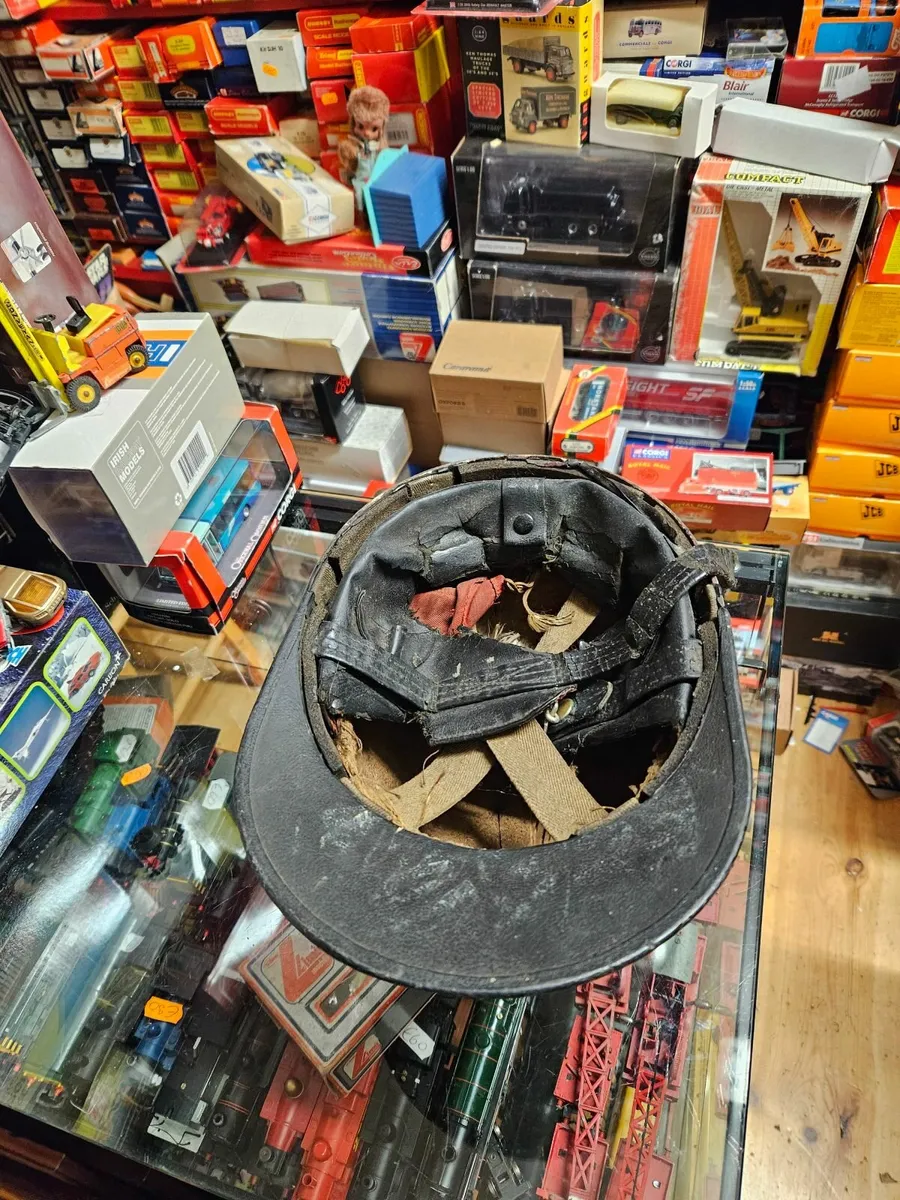 Vintage Racing Helmet - Image 4