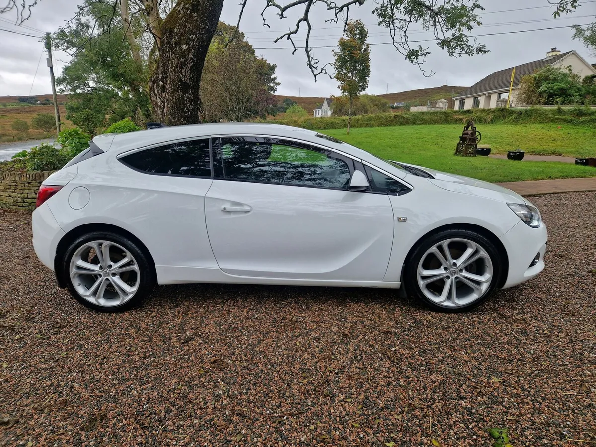 2016 Astra GTC - Image 3