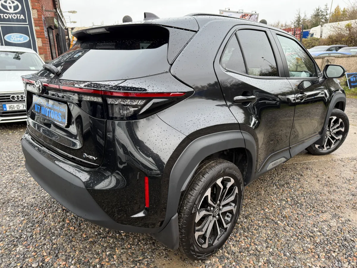 2025 Toyota Yaris Cross 1.5 LUNA AUTO - Image 4
