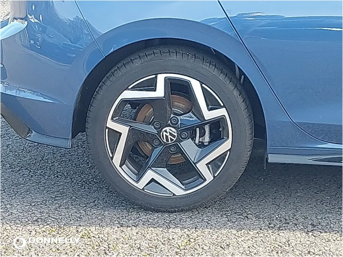 Volkswagen Golf Hatchback R-Line - Image 3