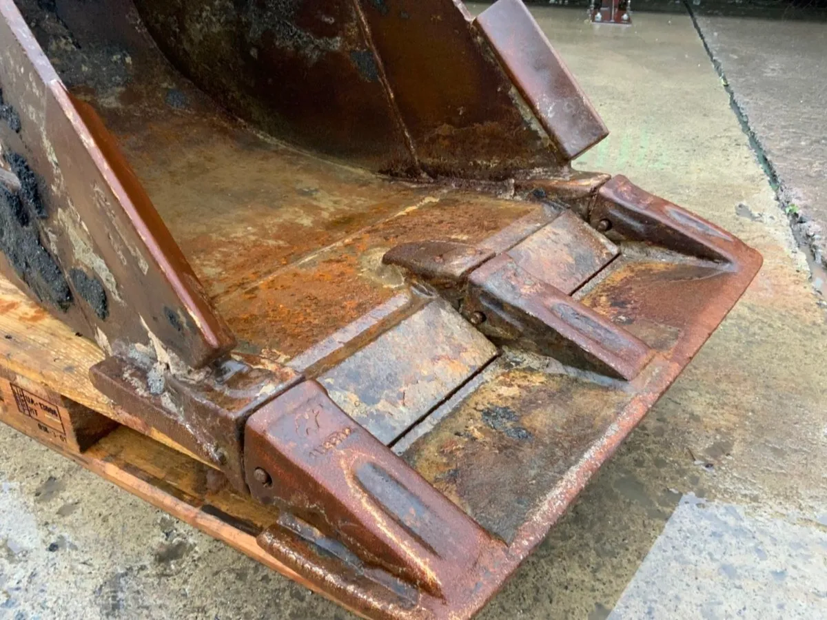 30" EUROFAB BUCKET........65mm PINS.............1 - Image 4