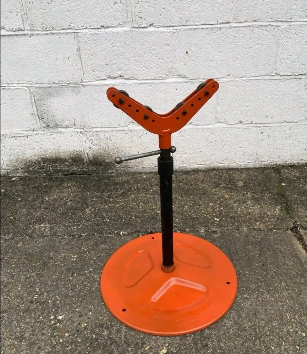 Rigid 965 Pipe Stand