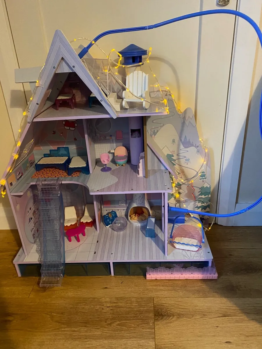 LOL Doll House - Image 1