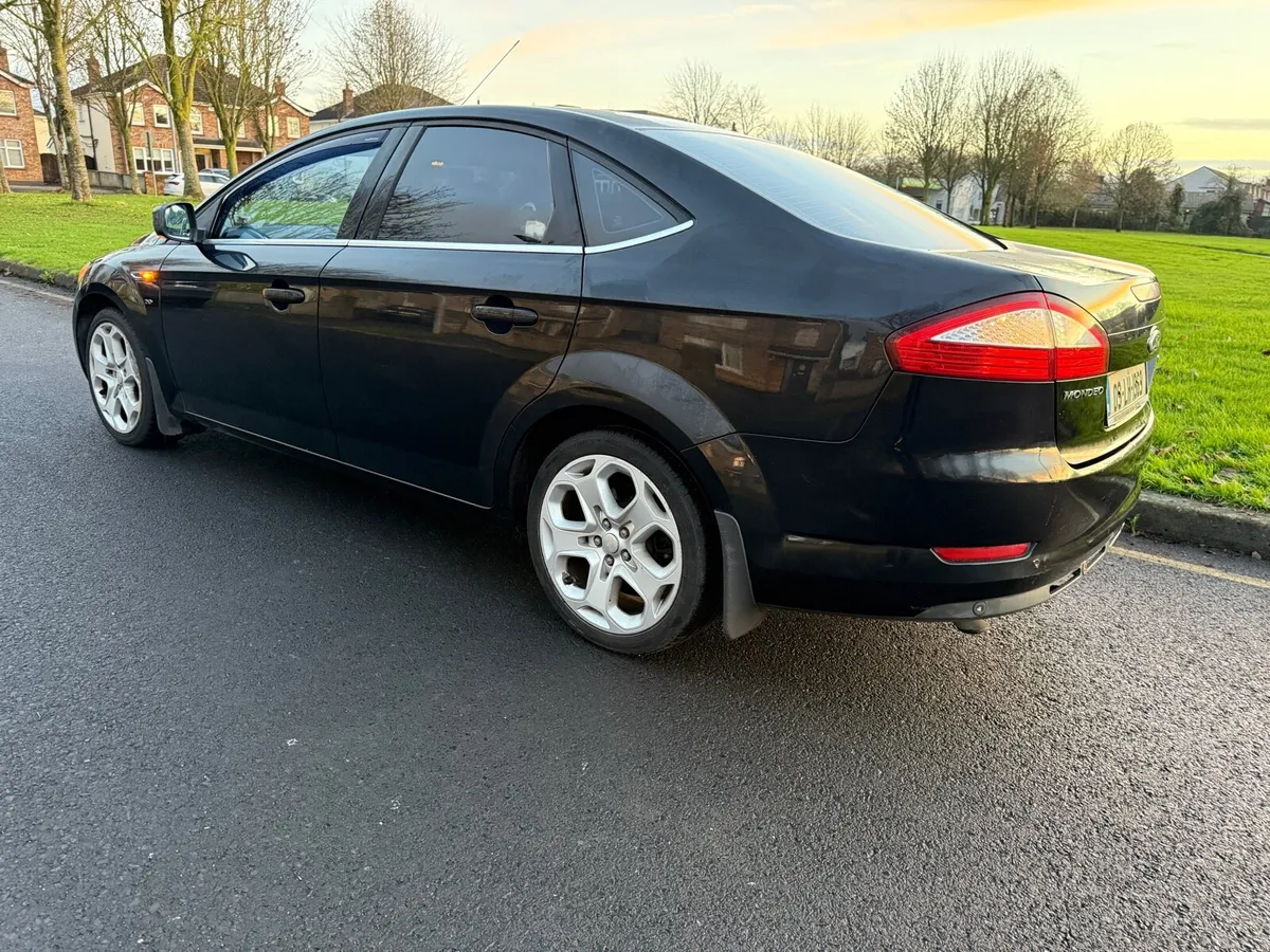 Ford Mondeo Titanium X • Automatic • Black - Image 3