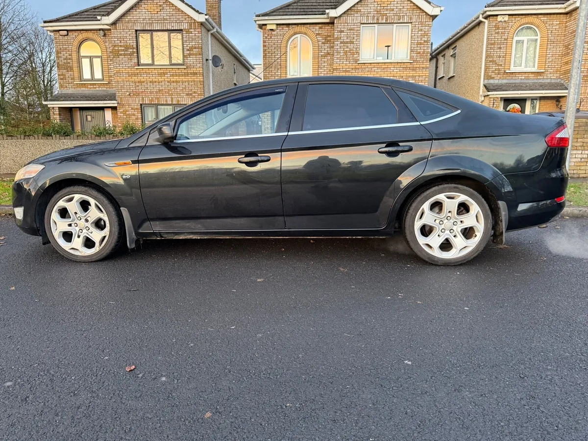 Ford Mondeo Titanium X • Automatic • Black - Image 4