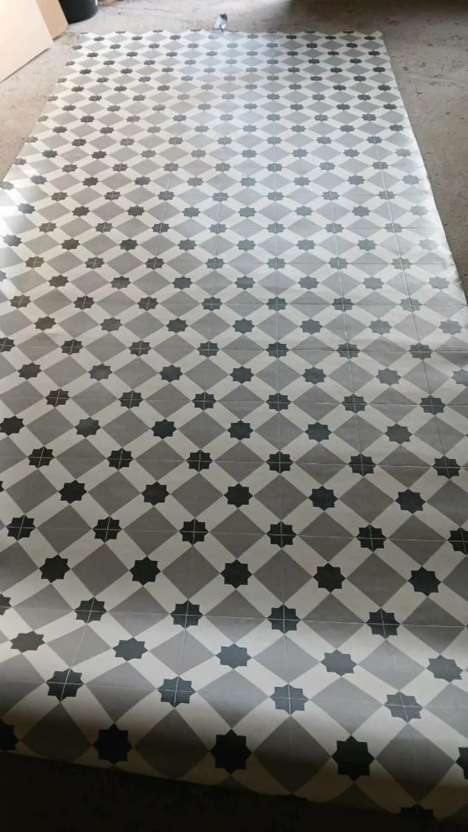 Vinyl Flooring - Image 1