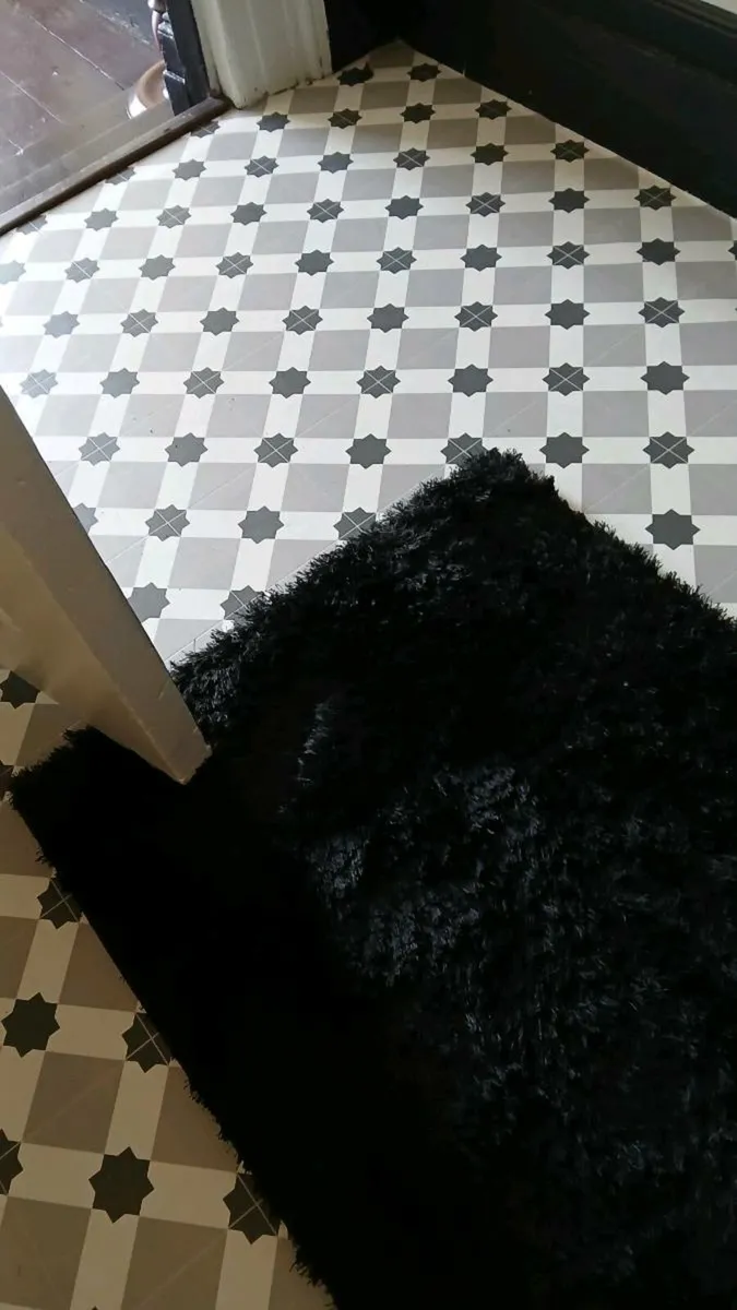 Vinyl Flooring - Image 3