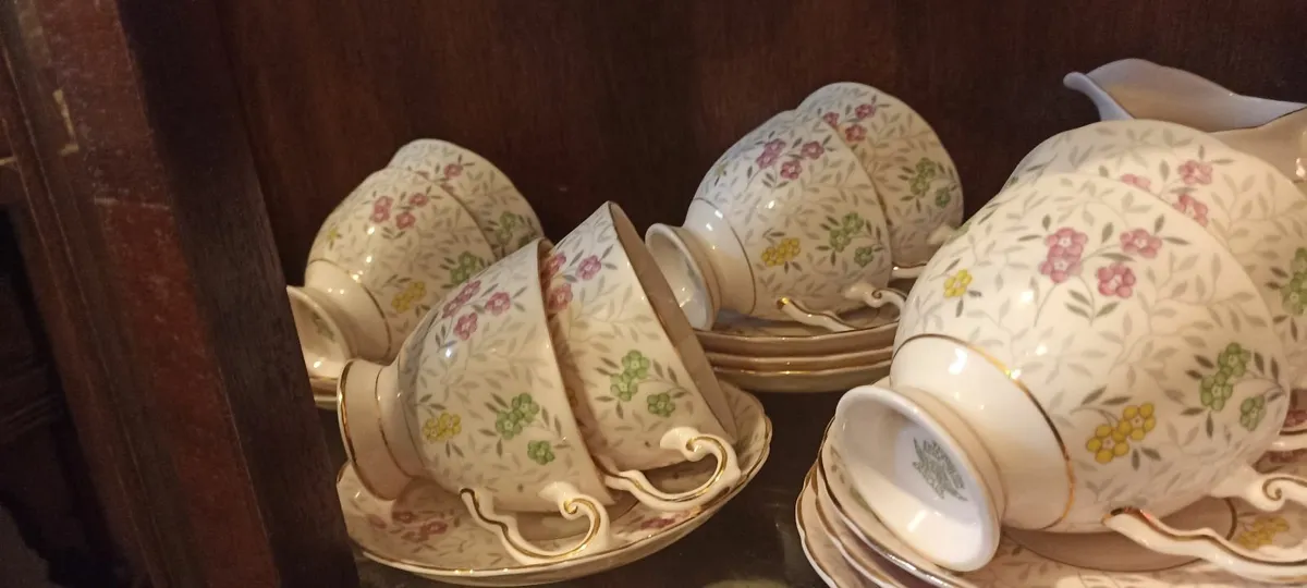 Set of China - Image 1