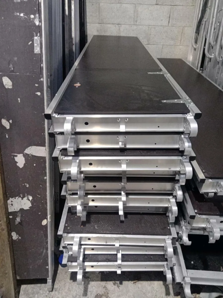 Aluminium scaffolding towers - Image 2