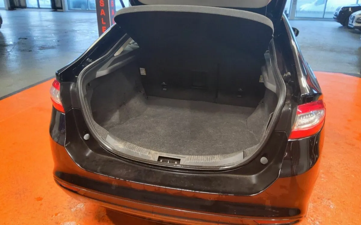 Ford Mondeo 1.5TDCi 120PS Titanium - Image 4